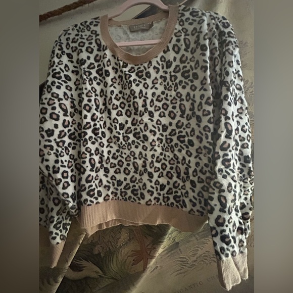 Brodie Animal Print Cashmere Sweater SZ Medium - Picture 2 of 9